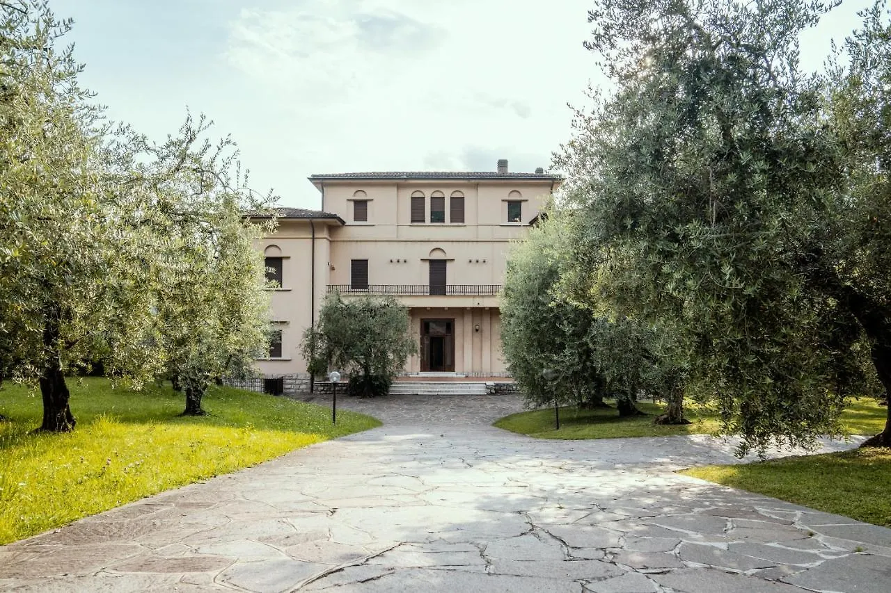 Un Posto Davvero Unico! Marone 0*,